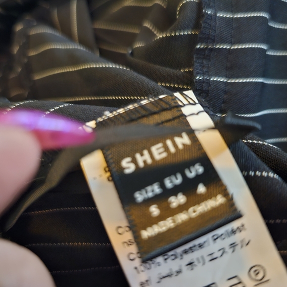 Black and white pin stripe mini skirt size small! From SHEIN! - Picture 4 of 6